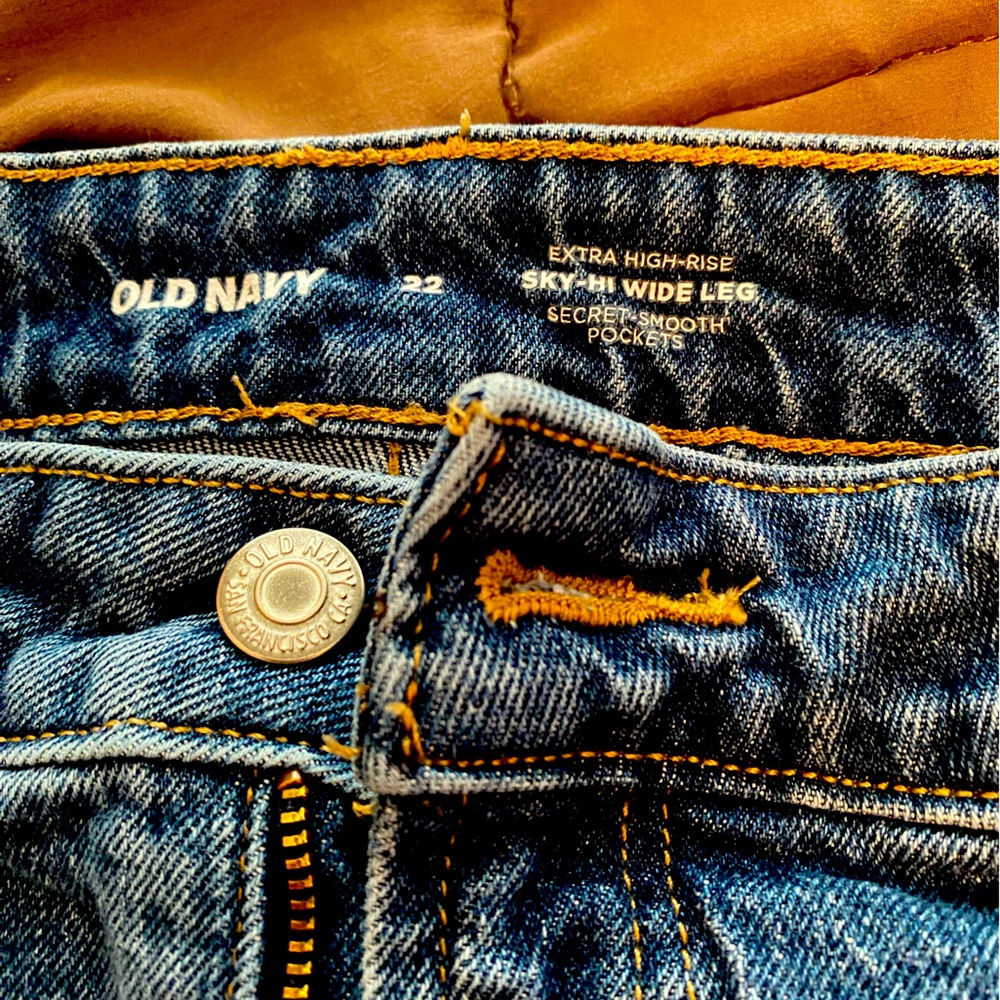 Sky high waisted,wide leg, old navy jeans.  Great jeans. Nice distressing.